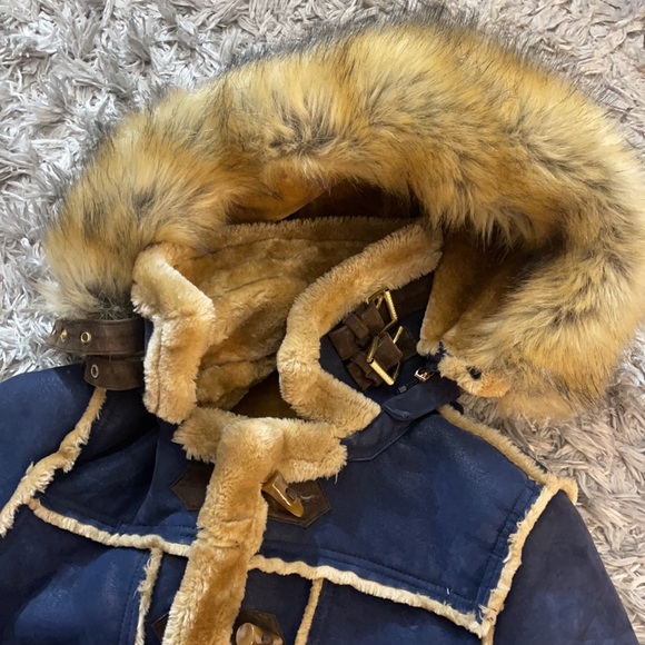 J.C Shearling Coat - Picture 2 of 6